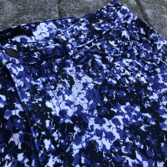 Joe's Jeans 28 Paint Splatter Printed Shorts Sz 28 - Picture 4 of 6